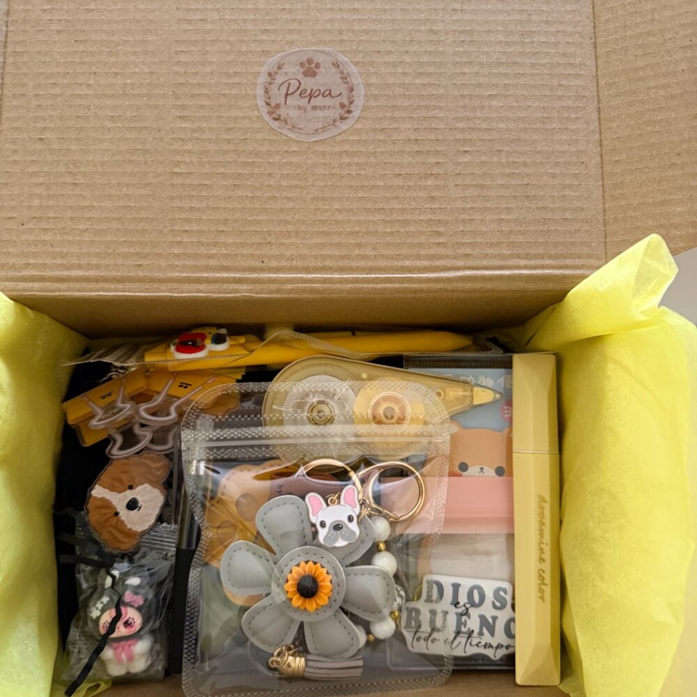 Yellow Dopamine Stationery Gift Box – Curated Kawaii Set - Picture 5 of 6